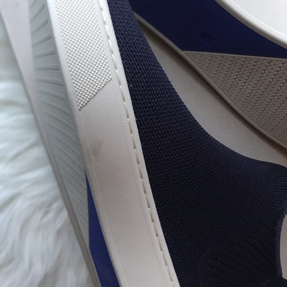 *Limited Edition* Rothy's The Chelsea
NIGHTFALL SIZE: 10.5 - Picture 7 of 12